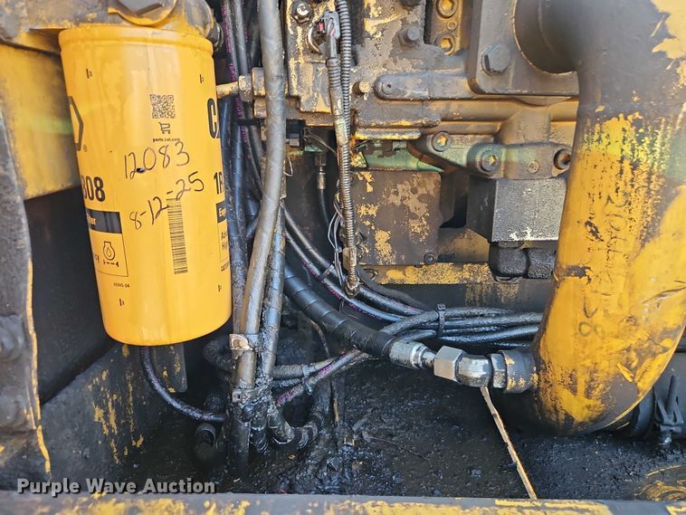 image for item EB8364 2004 Caterpillar 330C excavator