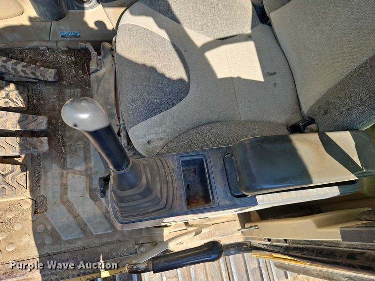 image for item EB8364 2004 Caterpillar 330C excavator