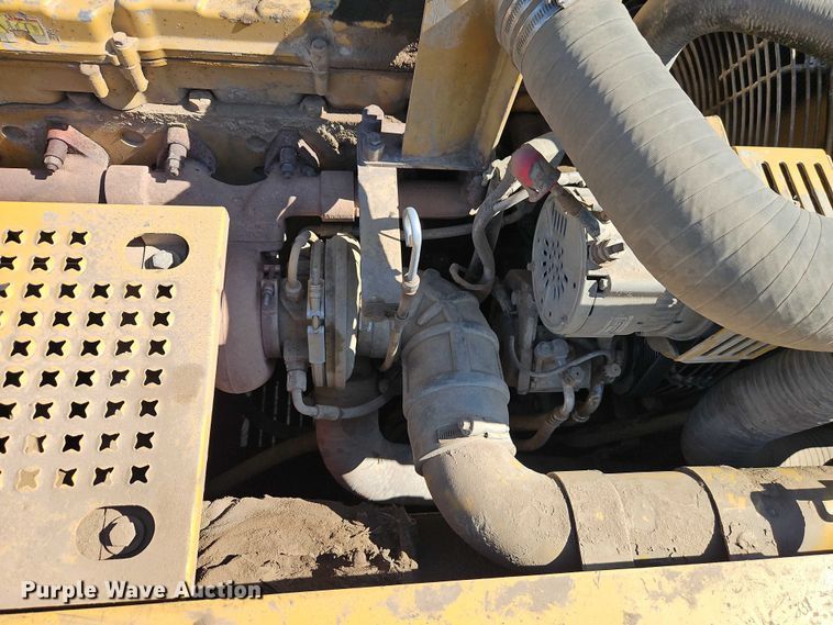 image for item EB8364 2004 Caterpillar 330C excavator