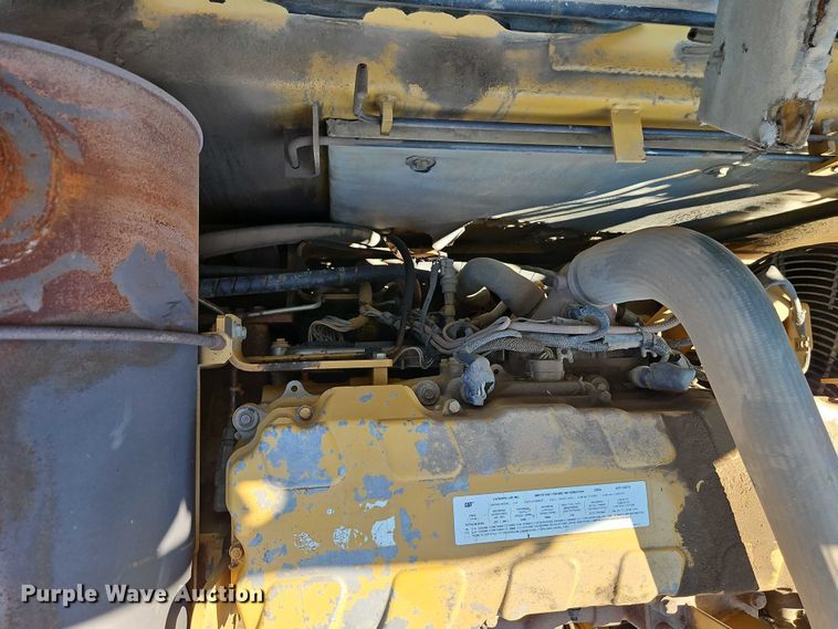 image for item EB8364 2004 Caterpillar 330C excavator