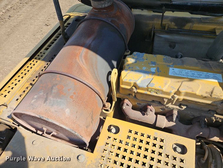 image for item EB8364 2004 Caterpillar 330C excavator