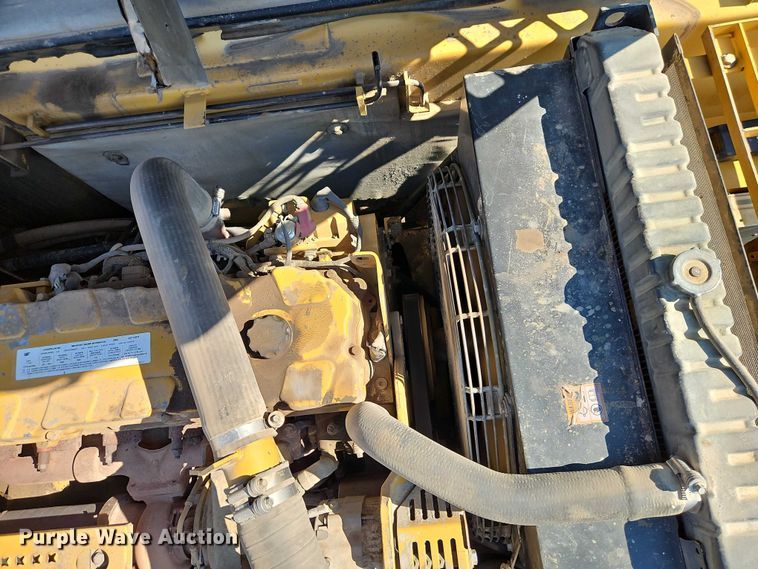 image for item EB8364 2004 Caterpillar 330C excavator