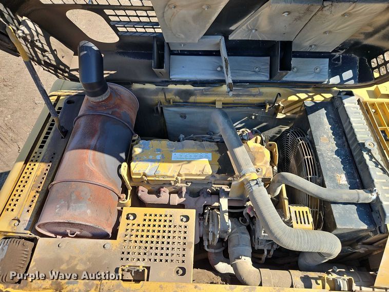 image for item EB8364 2004 Caterpillar 330C excavator