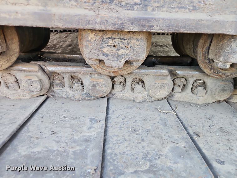 image for item EB8364 2004 Caterpillar 330C excavator