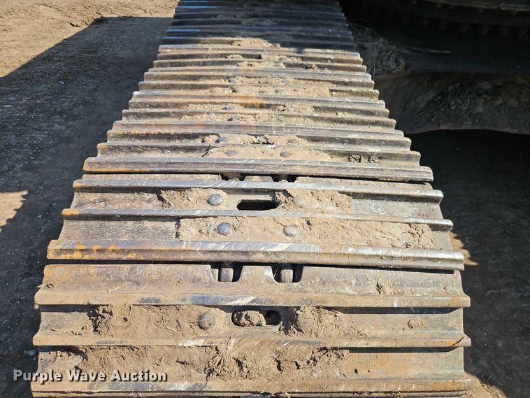 image for item EB8364 2004 Caterpillar 330C excavator