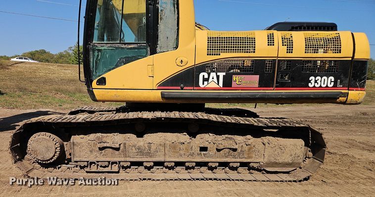image for item EB8364 2004 Caterpillar 330C excavator