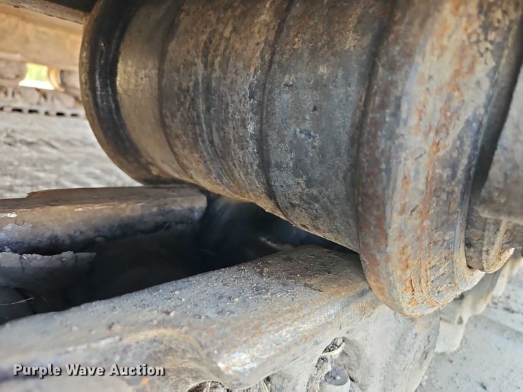 image for item EB8364 2004 Caterpillar 330C excavator