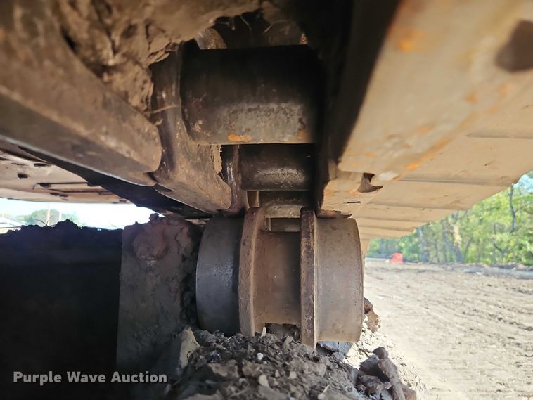 image for item EB8364 2004 Caterpillar 330C excavator