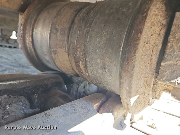 image for item EB8364 2004 Caterpillar 330C excavator