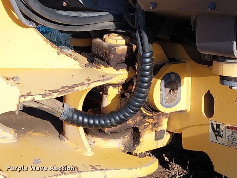 image for item EC1207 2003 Volvo L20B-P compact wheel loader