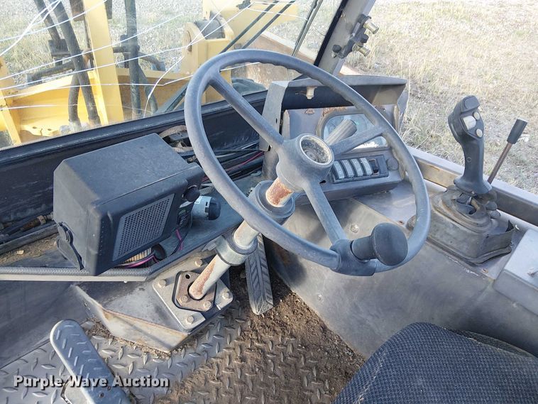 image for item EC1207 2003 Volvo L20B-P compact wheel loader