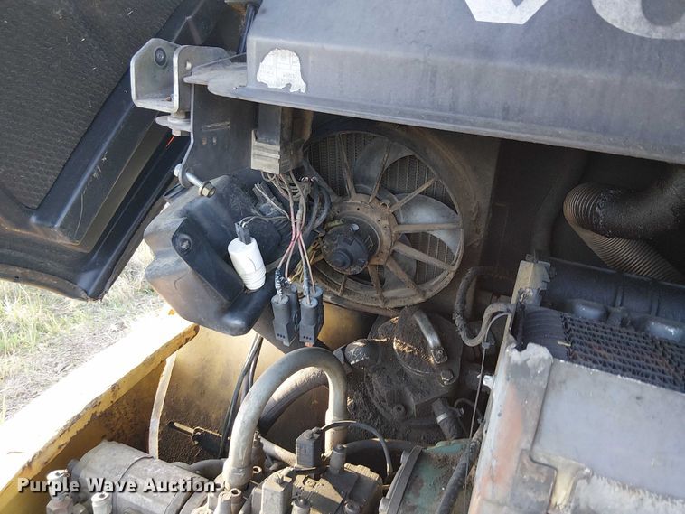 image for item EC1207 2003 Volvo L20B-P compact wheel loader