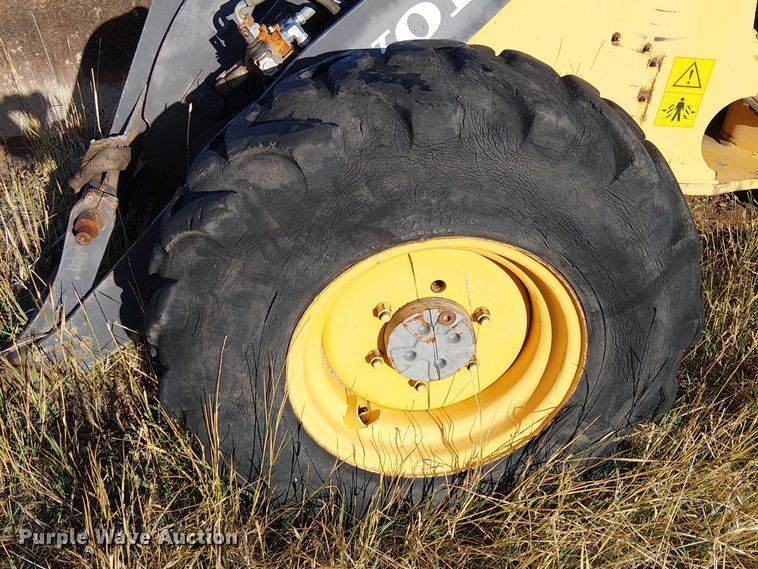 image for item EC1207 2003 Volvo L20B-P compact wheel loader