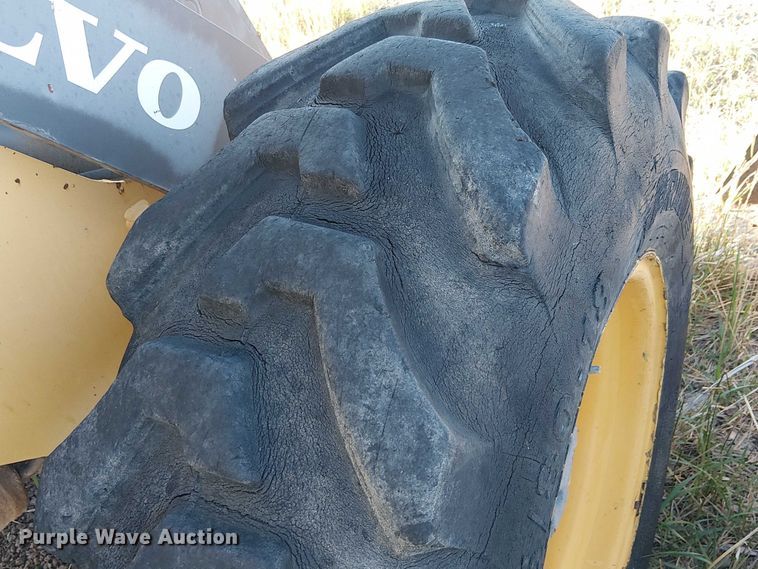 image for item EC1207 2003 Volvo L20B-P compact wheel loader