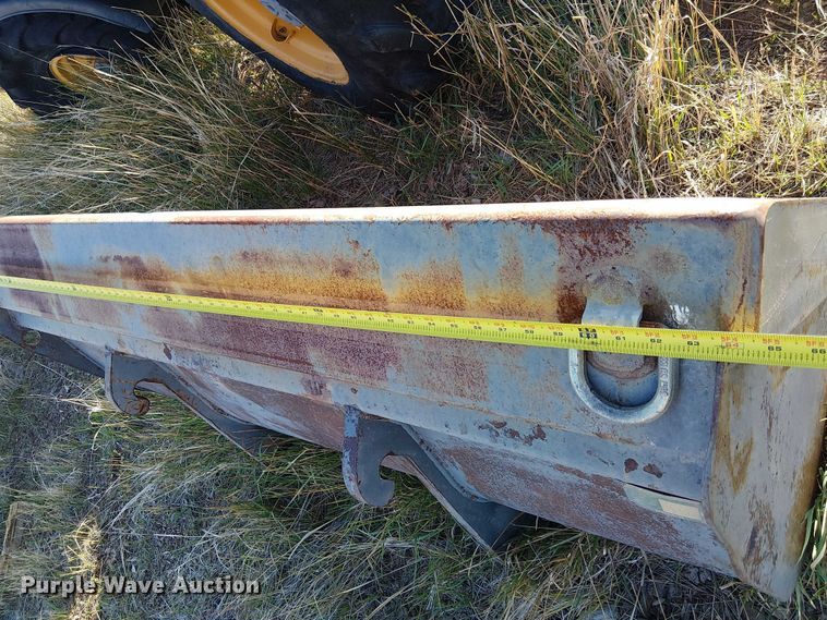 image for item EC1207 2003 Volvo L20B-P compact wheel loader