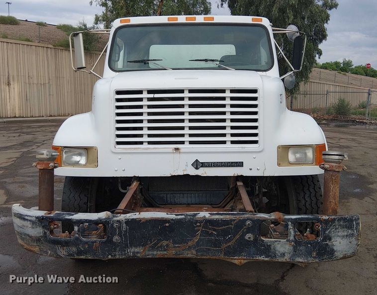 image for item EC1228 1994 International F-4900 water truck