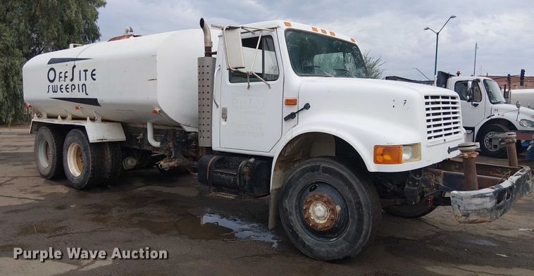 image for item EC1228 1994 International F-4900 water truck