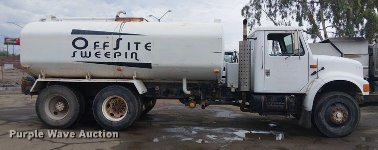 image for item EC1228 1994 International F-4900 water truck