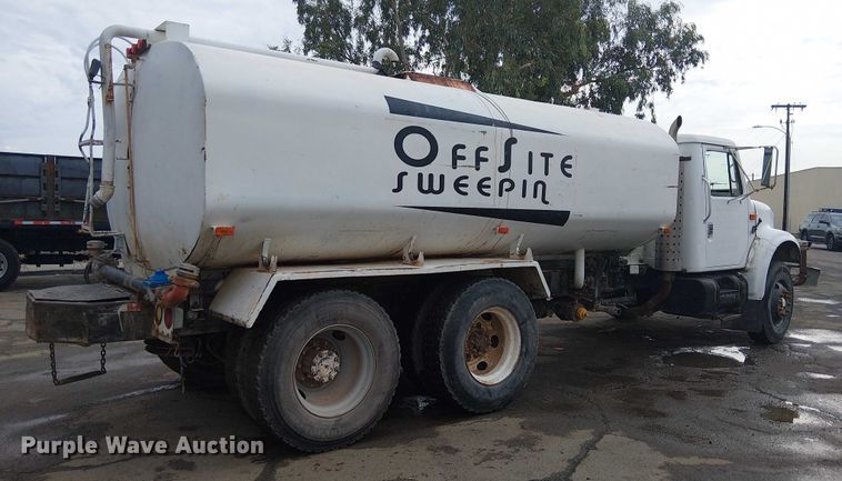 image for item EC1228 1994 International F-4900 water truck