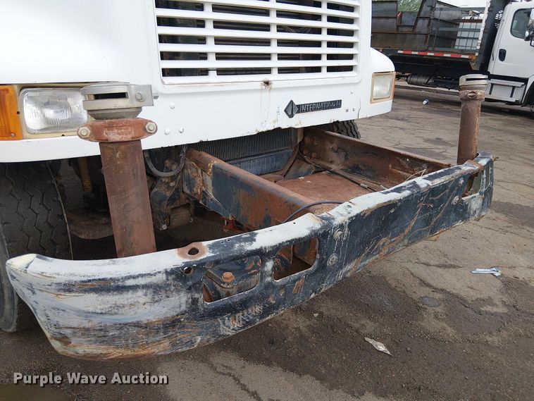 image for item EC1228 1994 International F-4900 water truck