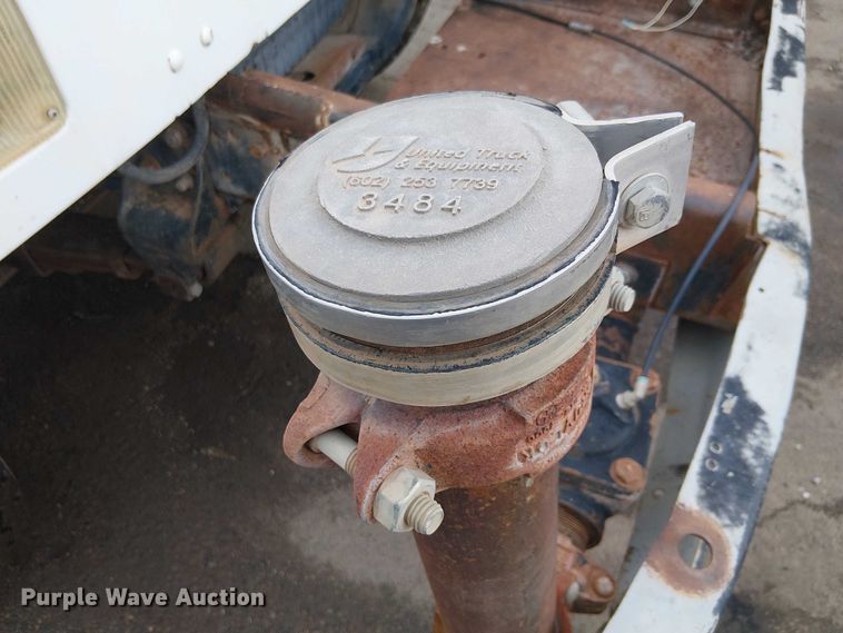 image for item EC1228 1994 International F-4900 water truck