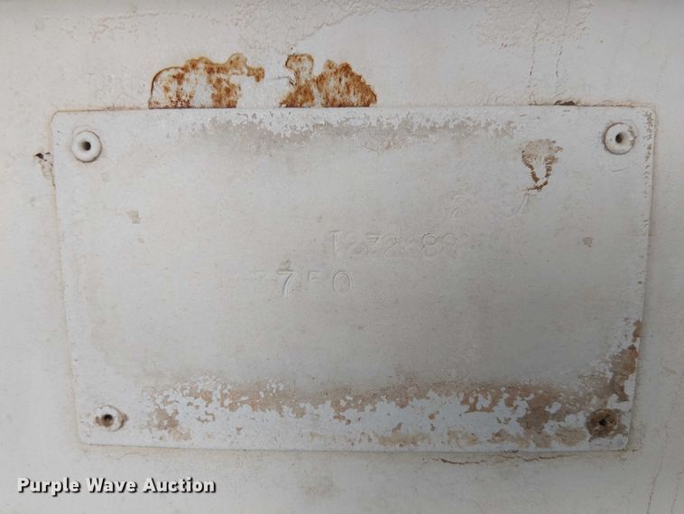 image for item EC1228 1994 International F-4900 water truck