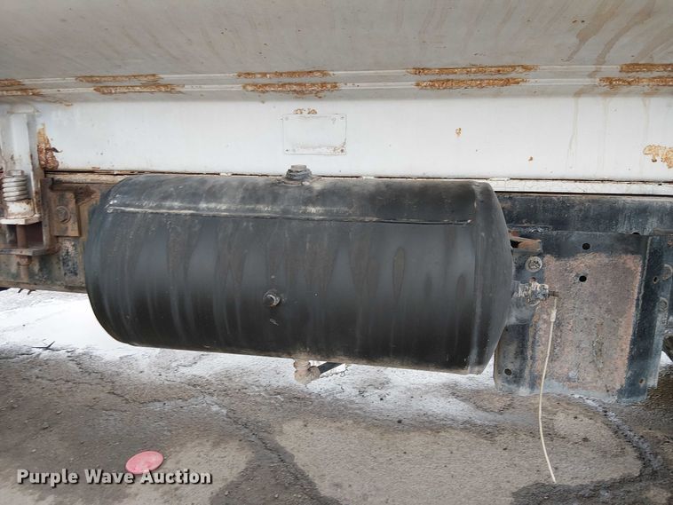 image for item EC1228 1994 International F-4900 water truck