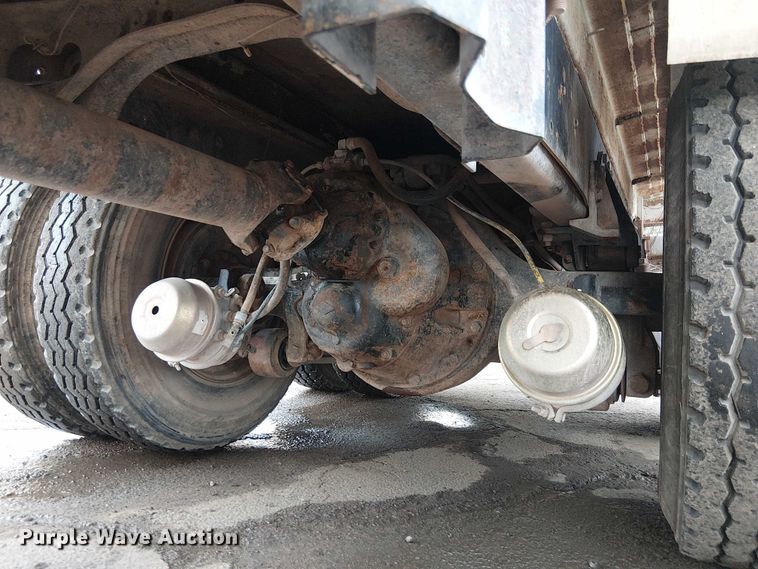 image for item EC1228 1994 International F-4900 water truck