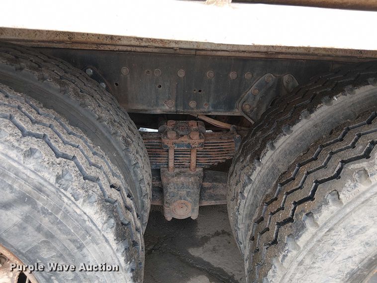 image for item EC1228 1994 International F-4900 water truck