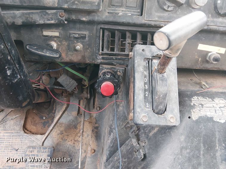 image for item EC1228 1994 International F-4900 water truck