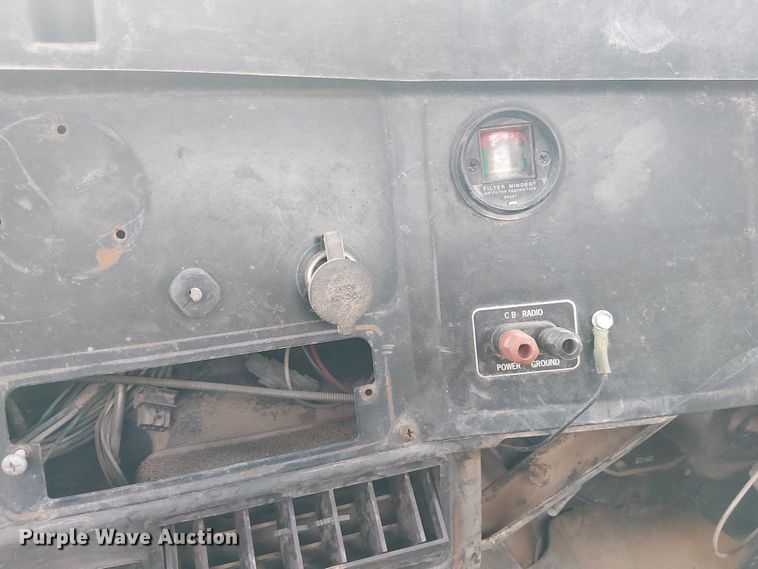 image for item EC1228 1994 International F-4900 water truck