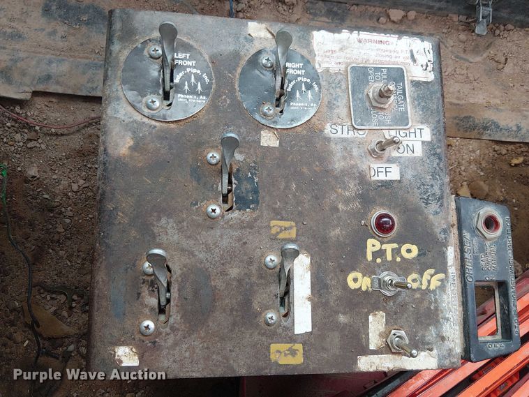 image for item EC1228 1994 International F-4900 water truck