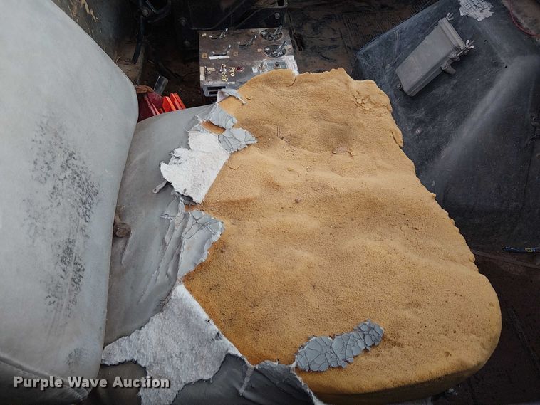 image for item EC1228 1994 International F-4900 water truck