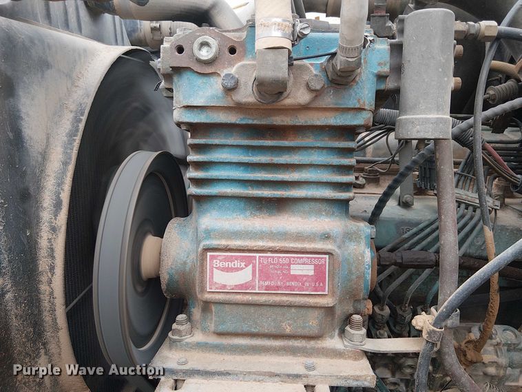 image for item EC1228 1994 International F-4900 water truck