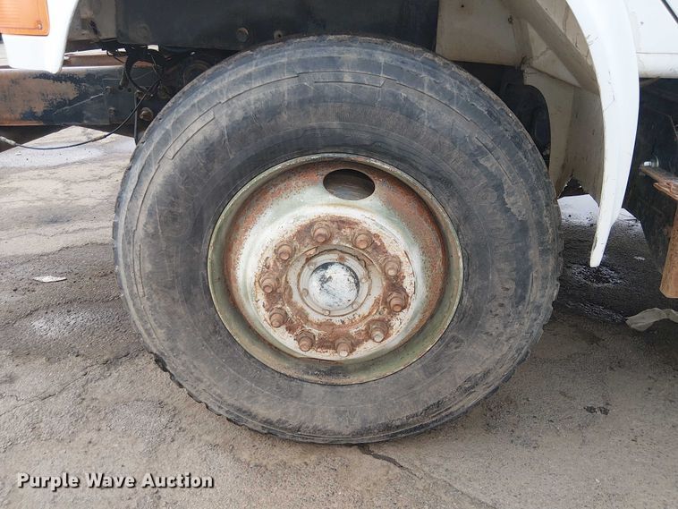 image for item EC1228 1994 International F-4900 water truck