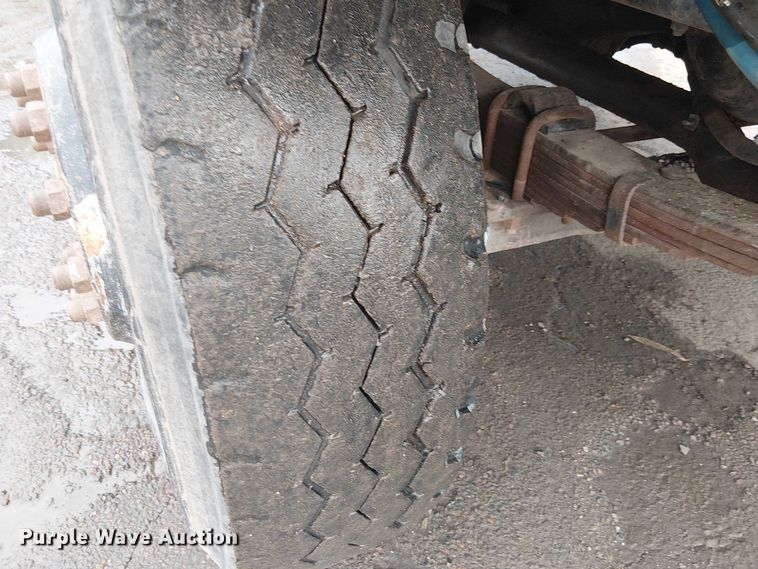 image for item EC1228 1994 International F-4900 water truck