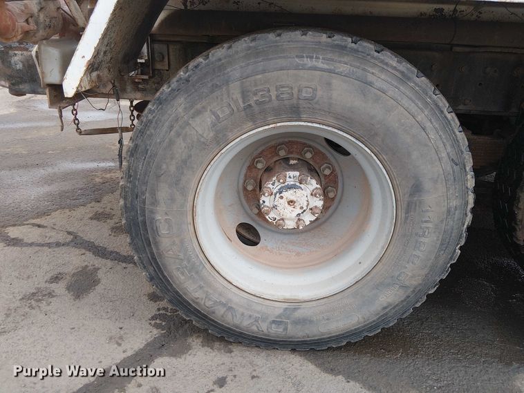 image for item EC1228 1994 International F-4900 water truck