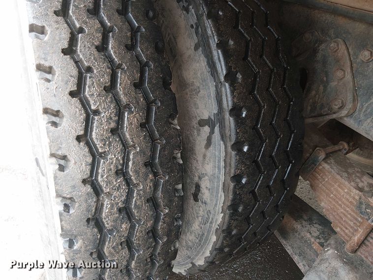 image for item EC1228 1994 International F-4900 water truck