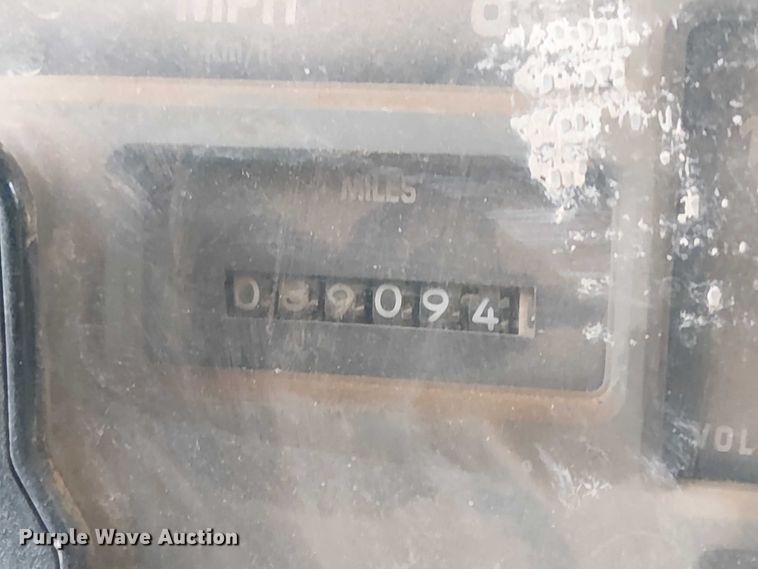 image for item EC1228 1994 International F-4900 water truck