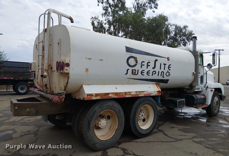image for item EC1229 1994 Freightliner FLD120 water truck