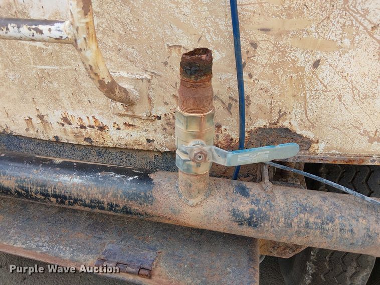 image for item EC1229 1994 Freightliner FLD120 water truck