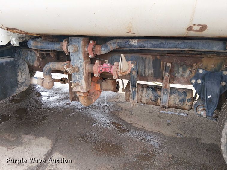 image for item EC1229 1994 Freightliner FLD120 water truck