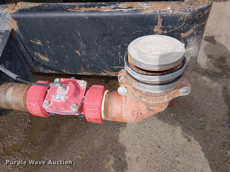 image for item EC1229 1994 Freightliner FLD120 water truck