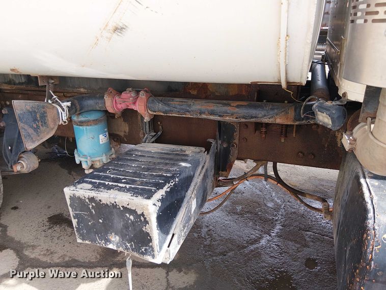 image for item EC1229 1994 Freightliner FLD120 water truck