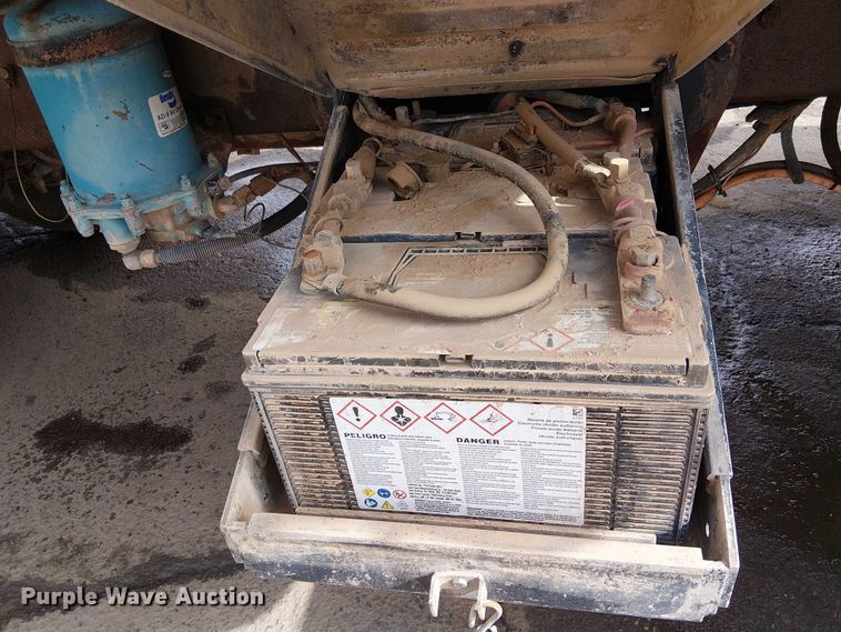 image for item EC1229 1994 Freightliner FLD120 water truck