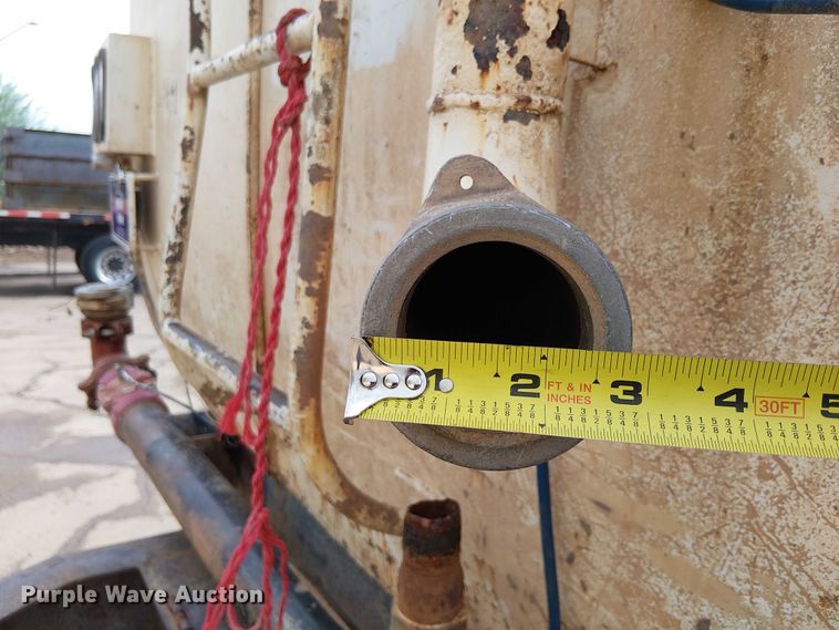 image for item EC1229 1994 Freightliner FLD120 water truck