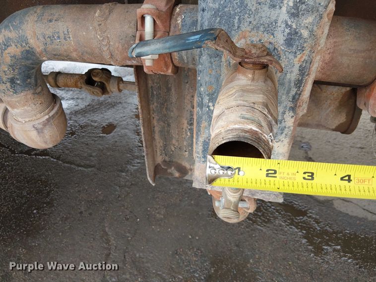 image for item EC1229 1994 Freightliner FLD120 water truck