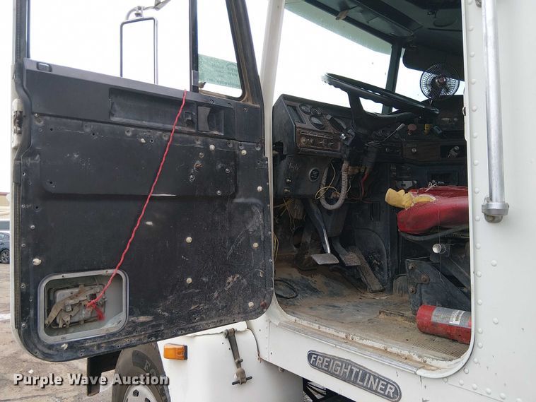 image for item EC1229 1994 Freightliner FLD120 water truck