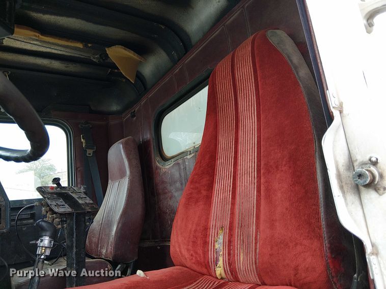 image for item EC1229 1994 Freightliner FLD120 water truck