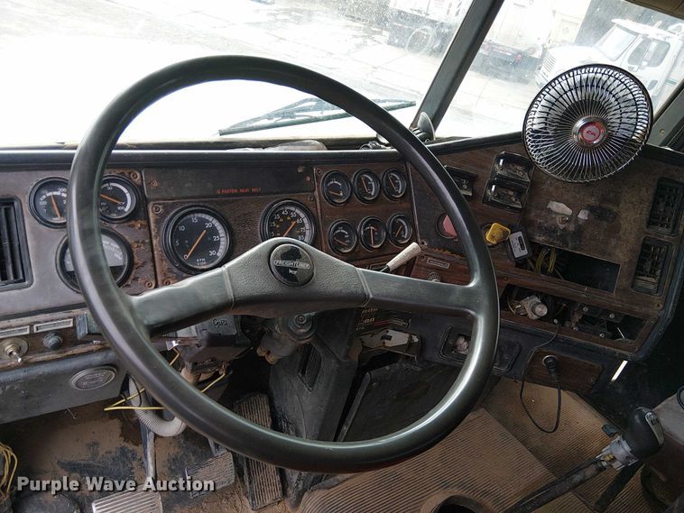 image for item EC1229 1994 Freightliner FLD120 water truck